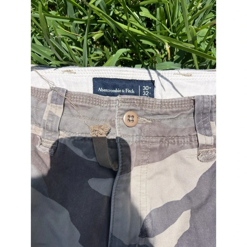 Abercrombie & Fitch Men's Vintage Y2K Camo Green Cargo Pants Size 30x32